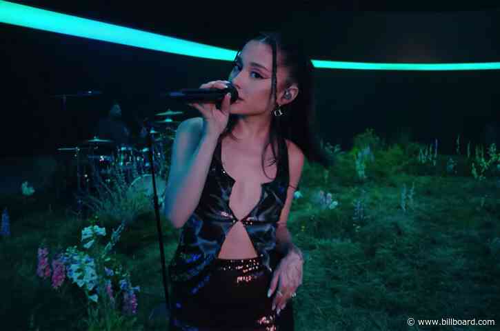 Ariana Grande Gets R-Rated in ’34+35′ Live Performance Video: Watch