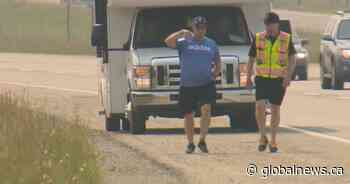 Man continues 500-kilometre walk across Alberta despite poor air quality: ‘I’m exhausted’