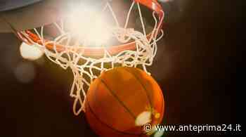 Rivive il campetto da basket del centro sociale di Pagani - anteprima24.it