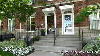Toronto house gets flood of offers and sells for $420000 above asking in 'ridiculous' market - CTV Toronto