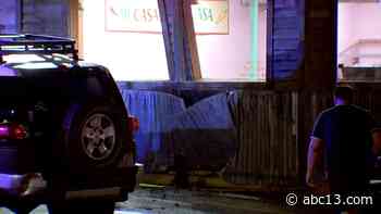 Houston's Brothers Taco House restaurant damaged in crash after police chase - KTRK-TV