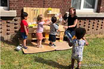 Opvangkinderen 't Sprankeltje spelen met herbruikbare materialen - Het Belang van Limburg