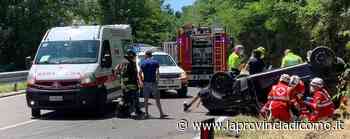 Erba, frontale in viale Prealpi Due persone nell'auto ribaltata - La Provincia di Como