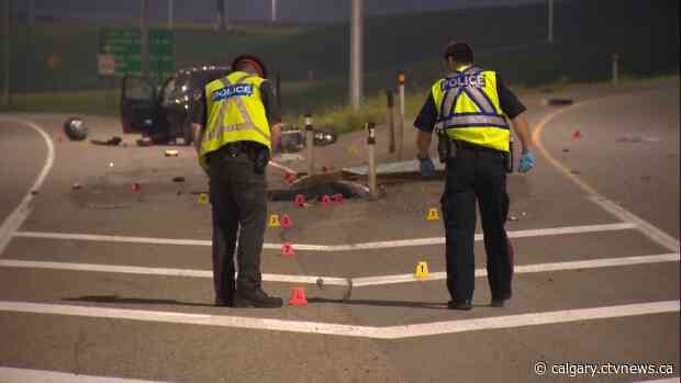 Motorcyclist dead after being hit by minivan along Deerfoot Trail near Calgary's south end