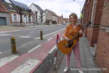 Hanneke giet gekte voor cucuzi in ludiek liedje: “Guido Belcanto is mijn mentor”