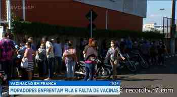Moradores enfrentam fila e falta de vacinas em Franca - Record TV