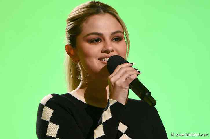 Watch Selena Gomez Poke Fun at Her Younger Self in New TikTok: ‘Got Some Blue Going On!’