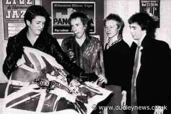 Johnny Rotten 'total dick', Sex Pistols' former guitarist tells High Court - Dudley News