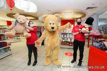 World-famous toy store Hamleys opens its doors at Merry Hill | Dudley News - Dudley News