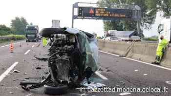 Modena Nord, incidente tra due camion e un'auto: cinque feriti. Autostrada bloccata, code di chilometri - La Gazzetta di Modena