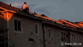 Residents sift through wreckage after Barrie, Ont., tornado damages about 150 homes