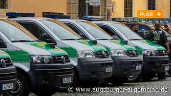"Bullen sind Schweine": Polizei will gegen Sprechchöre bei Demo vorgehen - Augsburger Allgemeine