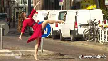 Hamburger Fotograf verbindet Tanz mit Architektur - NDR.de
