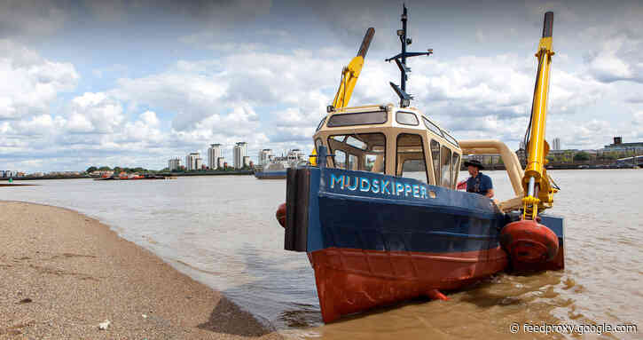 See a “walking” boat on the Thames