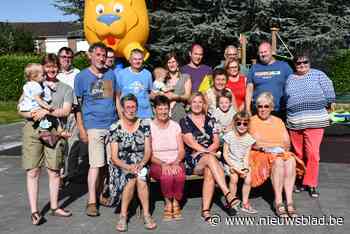 Buurtbewoners halen 7.276 euro op voor jong koppel (Diksmuide) - Het Nieuwsblad