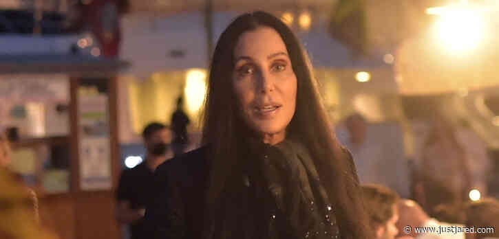 Cher Enjoys Dinner with Friends While on Vacation in Italy!