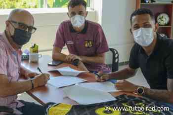 James Sánchez firmó con su nuevo equipo: a Valenciano no le gusta esto - FutbolRed