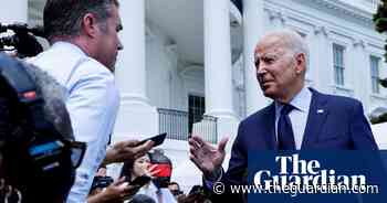 Biden says Covid-19 misinformation is 'killing people' – video