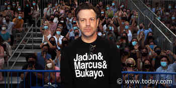 Jason Sudeikis shows support for racially abused English soccer players