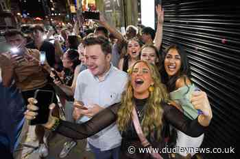 Nightclubs open their doors at midnight as excited dancers return - Dudley News