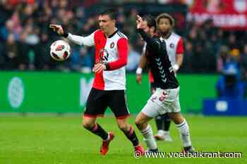 Feyenoord veroordeelt met klem eigen supporters die schandalig spandoek deelden
