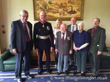 D-Day hero Ernest Aylott dies aged 97