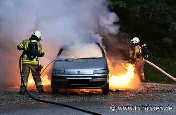 Zapfendorf: Fahrzeug geht in Flammen auf - 5000 Euro Schaden