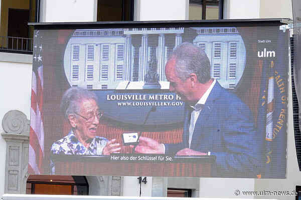 Bürgermedaille für Ann Dorzback: 100-jährige sorgt für emotionalsten Moment bei Schwörfeier