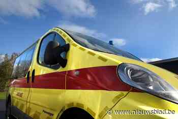 87-jarige bestuurder lichtgewond bij botsing