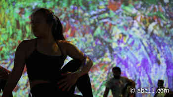 This art-themed yoga class fully immerses participants inside Vincent van Gogh's famous paintings