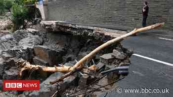 Germany floods: Government rejects criticism over flood warnings