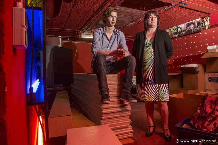 Haar zoon lijdt aan zeldzame ‘vampierenziekte’, nu is Tinne (54) voor haar strijd bekroond: “Het draait allemaal om geld”