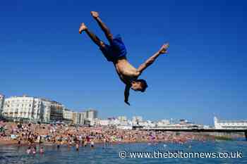 Heatwave sizzle set to continue with temperatures of 32C - The Bolton News