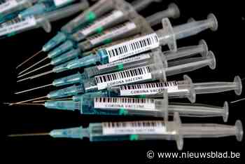 Nonchalante tieners bezorgen vaccinatiecentrum kopzorgen: “Bevestig je afspraak”