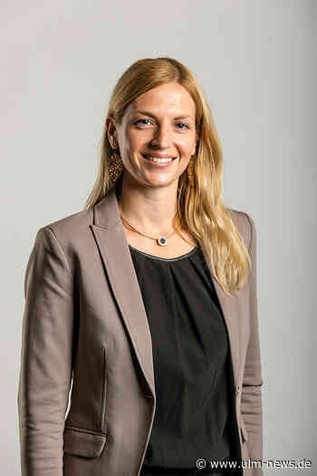 „Oma, du darfst zu Hause sterben“ – Andrea Baumann gewinnt Award bei internationalem Speaker Slam