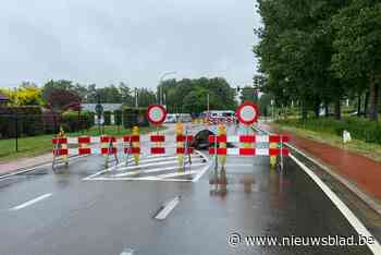 Postelsesteenweg afgesloten voor herstellingswerken zinkgat (Mol) - Het Nieuwsblad