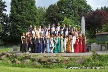 Abiturientia 2021 am Thomas-Morus-Gymnasium Daun verabschiedet - EMZ Eifel-Mosel-Zeitung - Eifel Zeitung