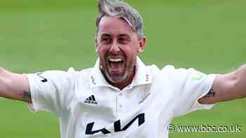 Rikki Clarke: Surrey's ex-England all-rounder to retire after 21-year career