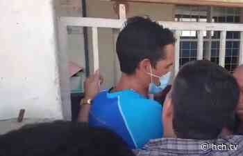 ¡Molote! Activistas políticos arrancan portones por "traslados domiciliarios" en Concepción Sur - hch.tv
