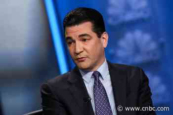 Dr. Scott Gottlieb urges social media platforms to curb Covid vaccine misinformation - CNBC