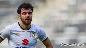 Scott Fraser: Ipswich Town sign MK Dons midfielder for undisclosed fee - BBC News