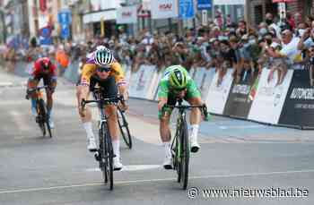 Mark Cavendish juicht, Tim Declercq krijgt rode lantaarn