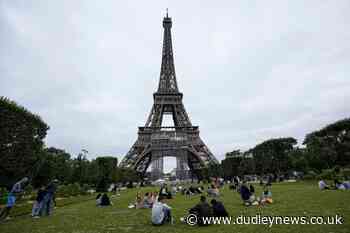 France requires Covid pass for Eiffel Tower and tourist venues - Dudley News