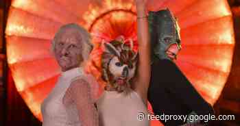 Netflix's Sexy Beasts episode 4 recap: Trolling for love     - CNET