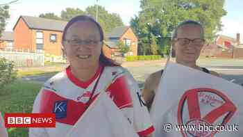 St Helens victory parade: Thousands of fans line streets - BBC News