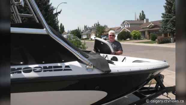 'I'm very frustrated': Albertans, business groups critical of US border restriction extension