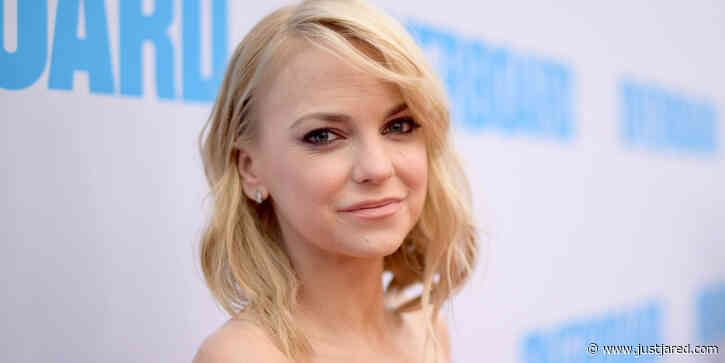 Anna Faris Confirms She Married Michael Barrett In Latest Episode of 'Unfiltered' Podcast