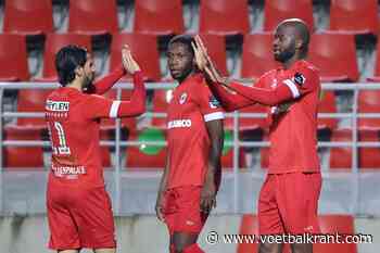 Lamkel Zé in tegenaanval: &quot;Standard, Anderlecht, Club Brugge of Genk zouden me wél correct verlonen&quot; en &quot;Doe me een voorstel&quot;