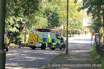 Man in hospital after Mottingham police chase car crash