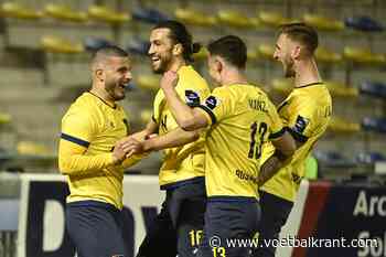 📷 Manneken Pis kleurt geel-blauw, Union dolt met Anderlecht: &quot;Hij heeft zijn mooiste pak voor de derby aangetrokken&quot;
